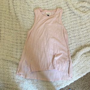 Universal thread flowy tank